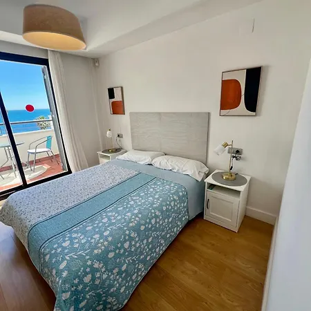 Beachfront Penthouse Luxury Apartment *